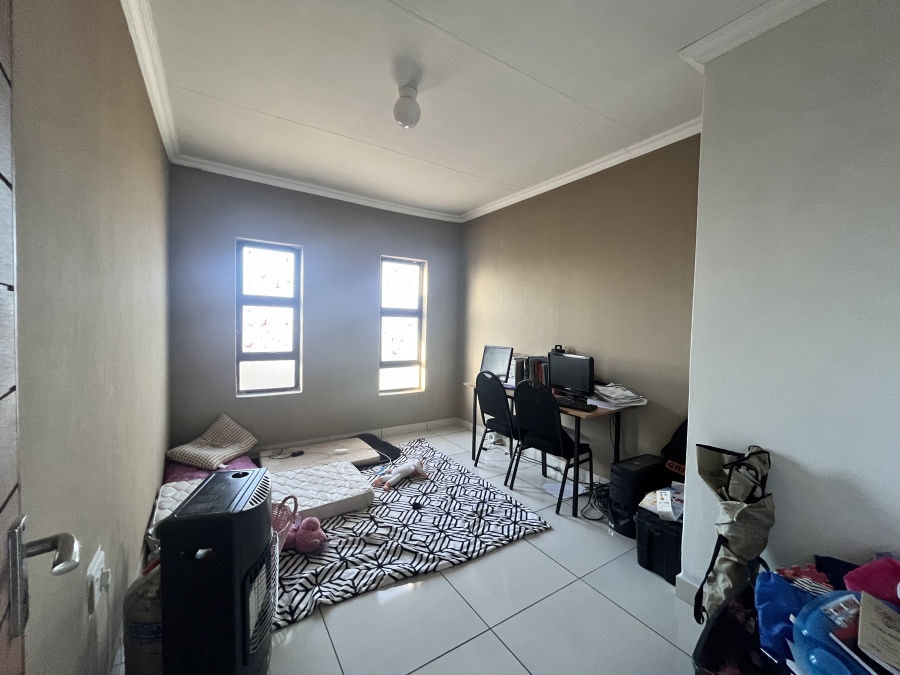 5 Bedroom Property for Sale in Wilkoppies North West